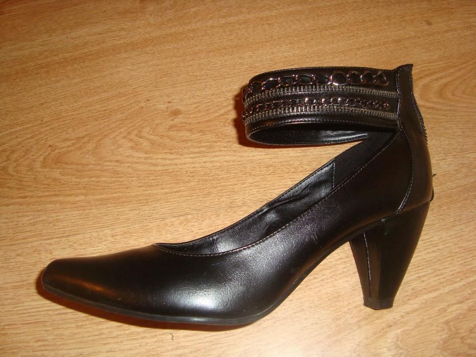 czarne buty tj na zdjeciu