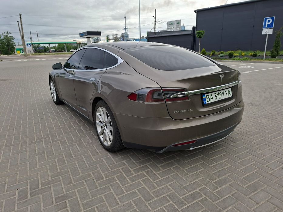 Тесла S 85D 2015г Эвропа!