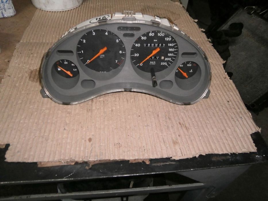 Quadrante 90534403 OPEL TIGRA 1995 1.4 KM/H 86845