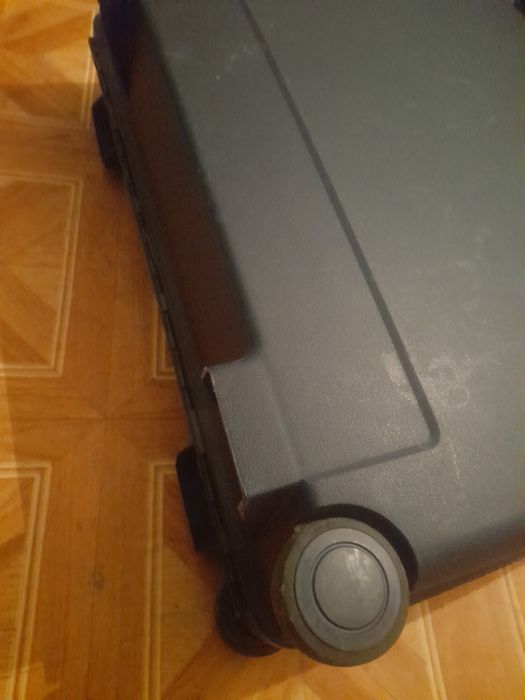 Валізи  на колесах для подорожей