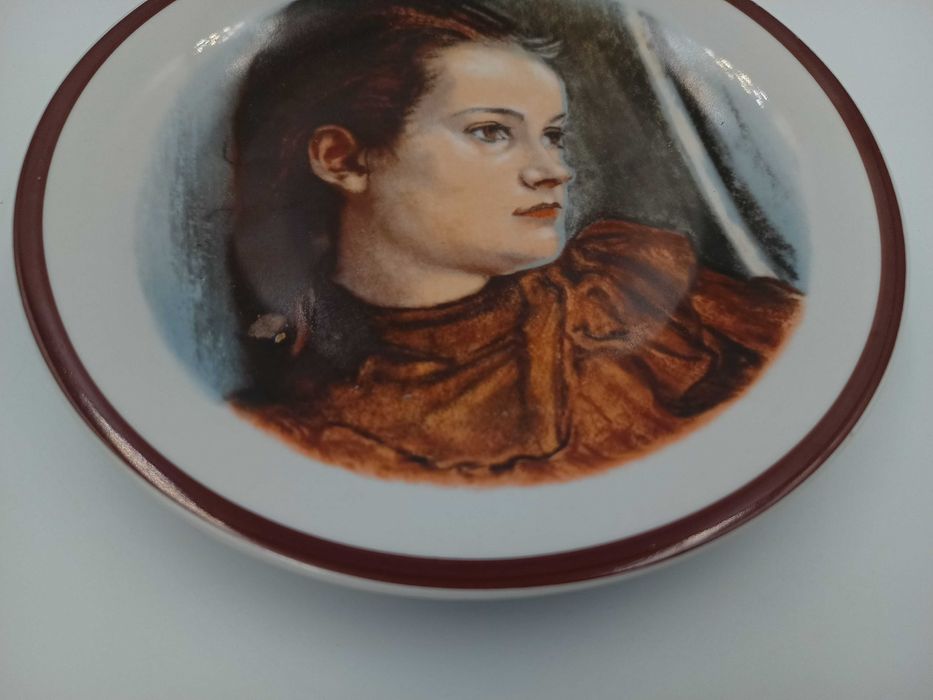 Talerz patera WAWEL Dziewczynka w Czerwonej Sukience