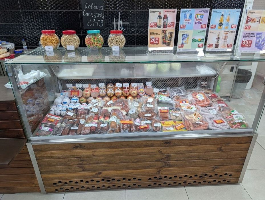 Вітрини холодильні багато різних моделей