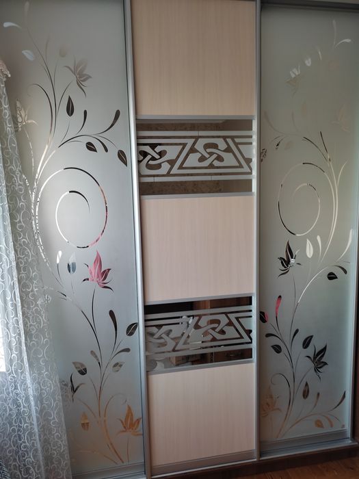 ДВЕРІ до шафи купе