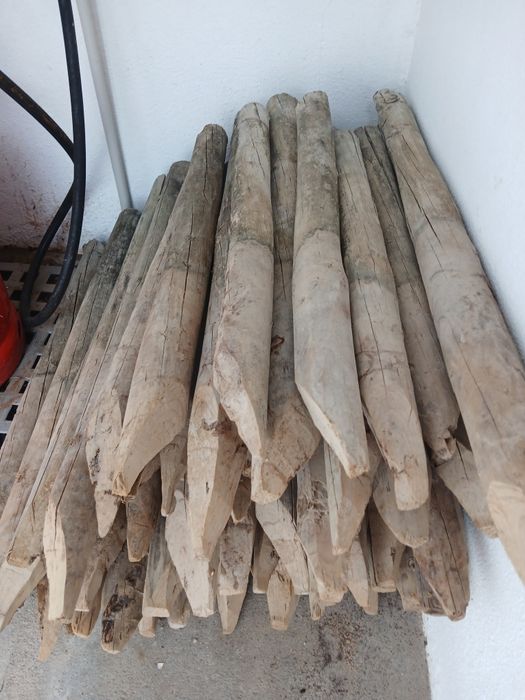 (Promocao )60Estacas de Paus tratados