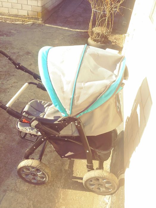 Дитяча коляска у відмінному стані, сумка, переноска, матрасик
