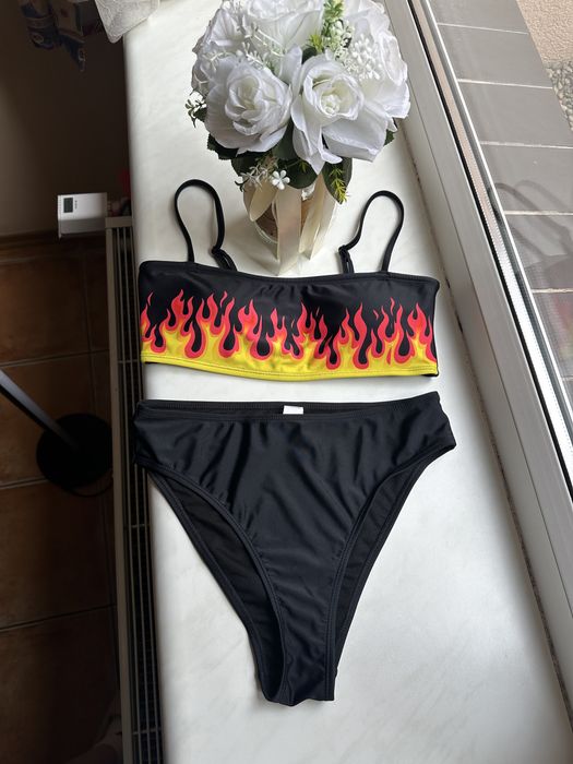 Czarny dwuczęściowy strój kąpielowy Cropp, rozmiar M z wysokim stanem