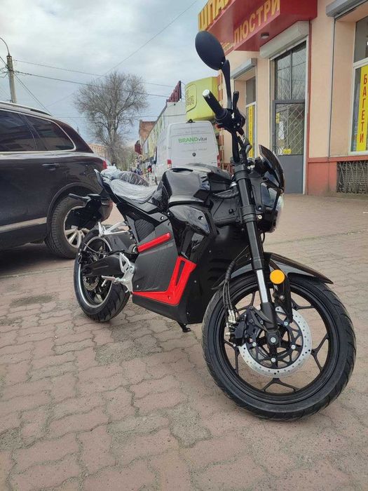 Електроскутери та електромотоцикли.