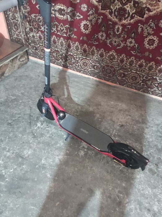 Електросамокат ninebot