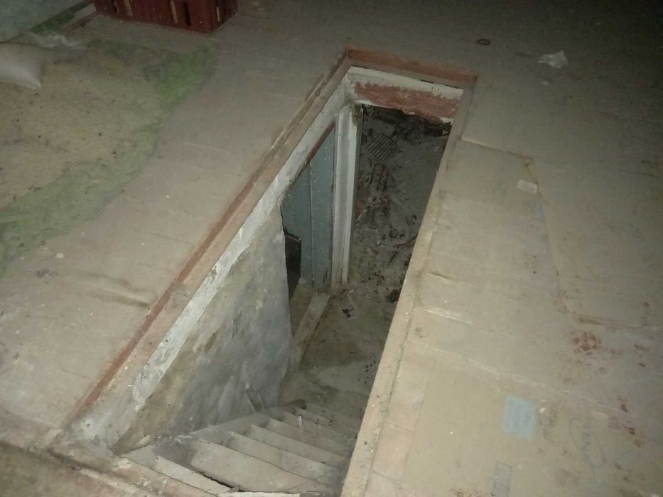 Продається гараж смт.Гусятин