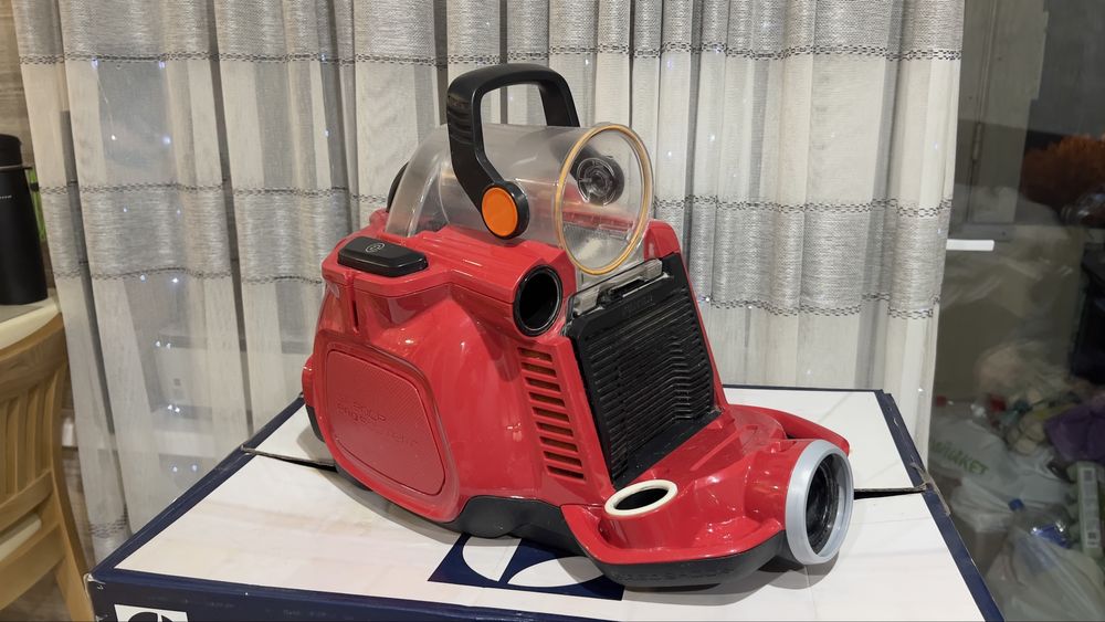 Пылесос Electrolux ESPC72RR