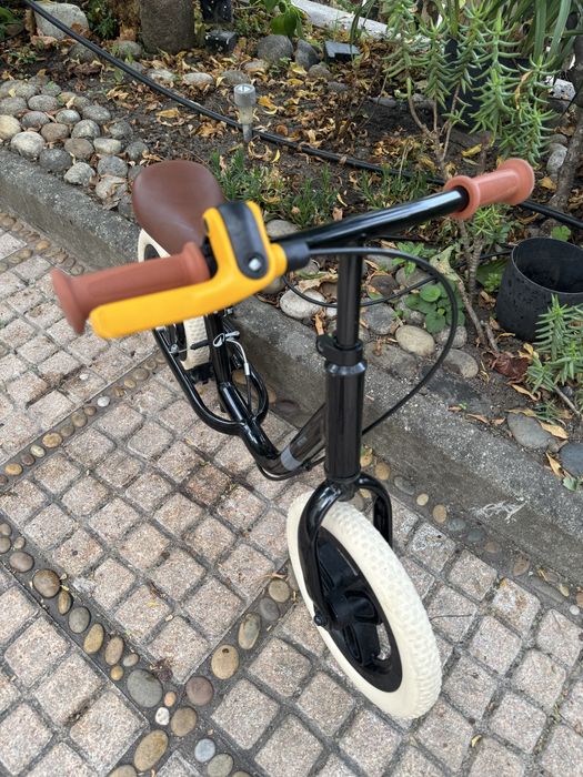 Bicicleta de equilíbrio B’TWIN + capacete