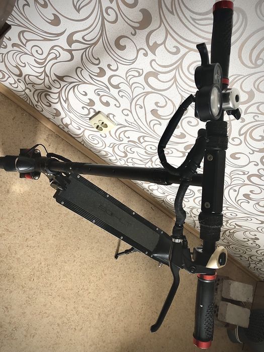 BOHLT 350W электросамокат с крепкой  рамой  — европейское качество