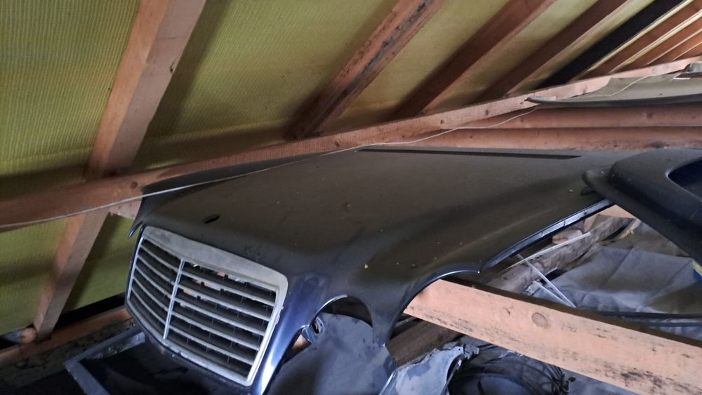 Капот мерседес  210