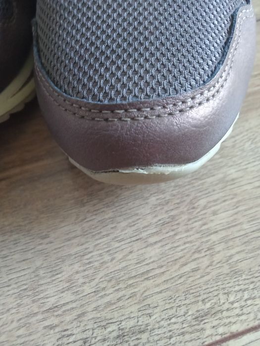 Buty sneakersy fioletowo-rozowe metaliczne rozm 39