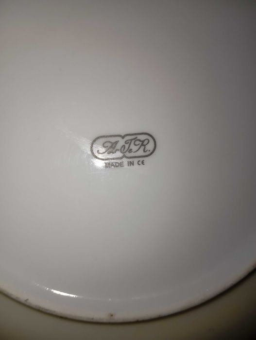 Pratos decorativos64737768508674123
