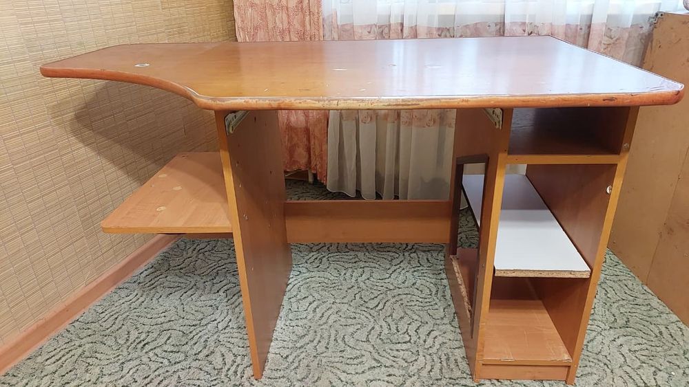 Пральна машина Самсунг б/у робоча,  стіл письмовий б/у