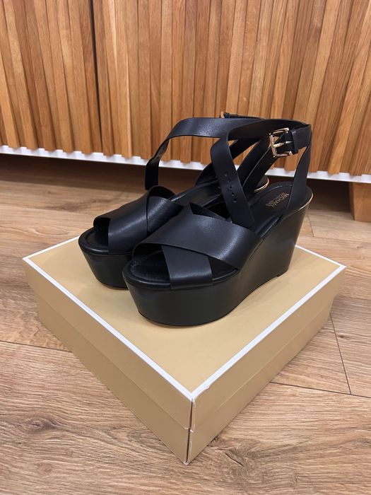 Botki wykonane ze skóry naturalnej są nowe