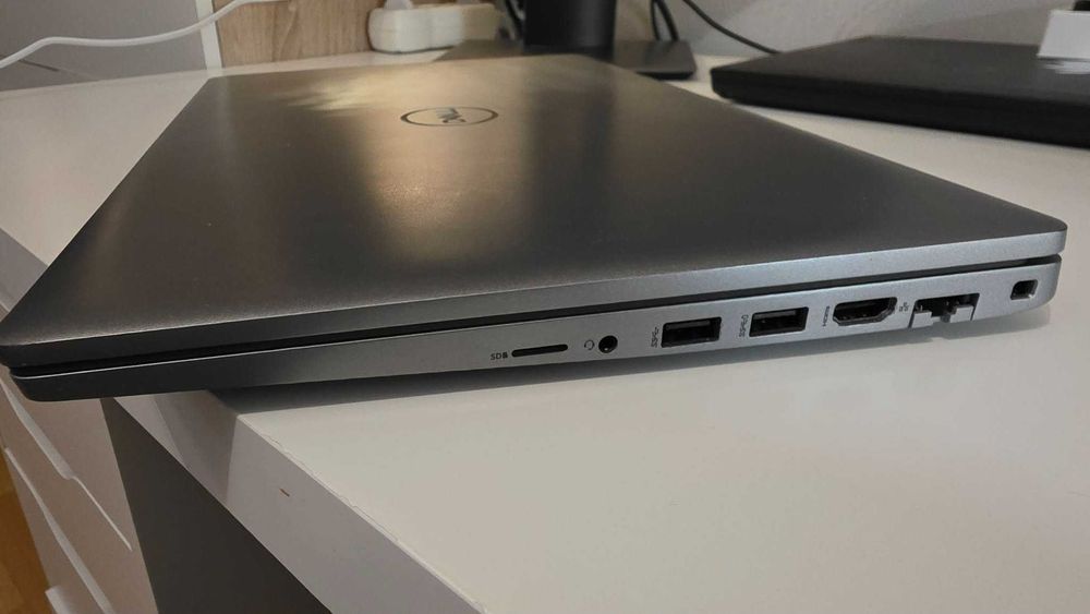 Komputer Laptop Dell Latitude 5520 Win11 Pro 256 / 16 Giga