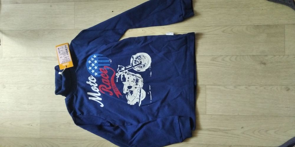 Свитер для мальчика новый