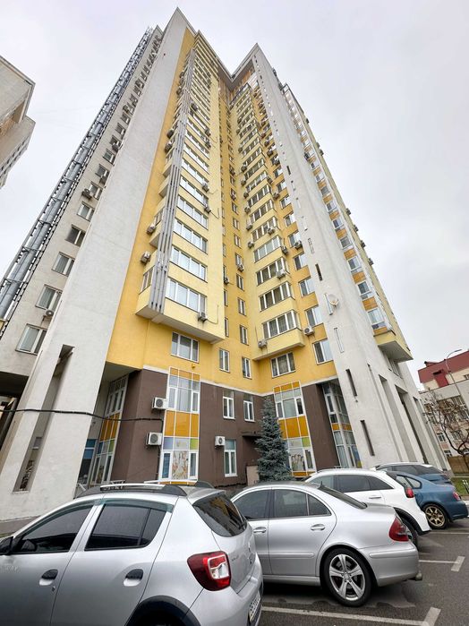 Лобановського 6Д( ЖК Червонозоряний) 1-й поверх, окремий вхід, 57,4 м²