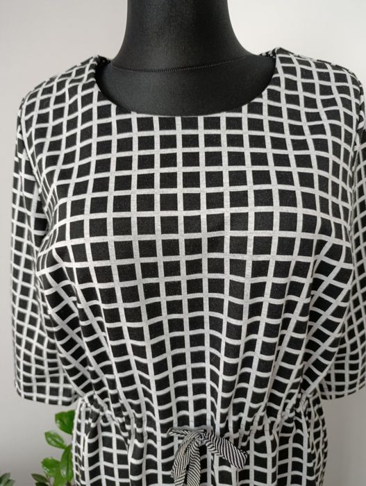 Ładna sukienka damska marki Esmera rozmiar 44/46