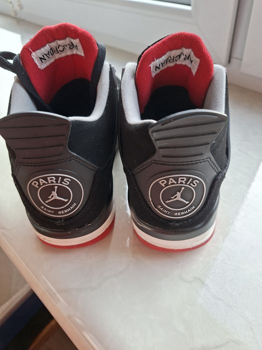Кросівки Jordan 4 41 розмір