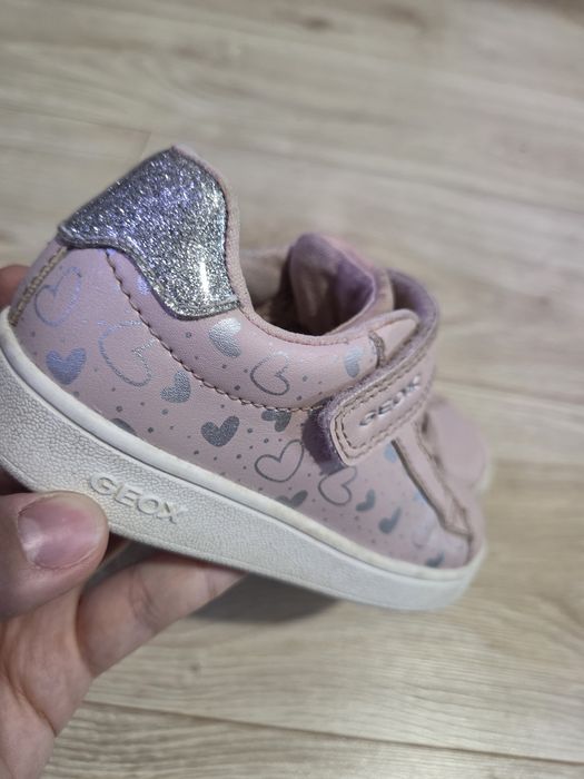 Skórzane trampki sneakers w serduszka Geox B455MA