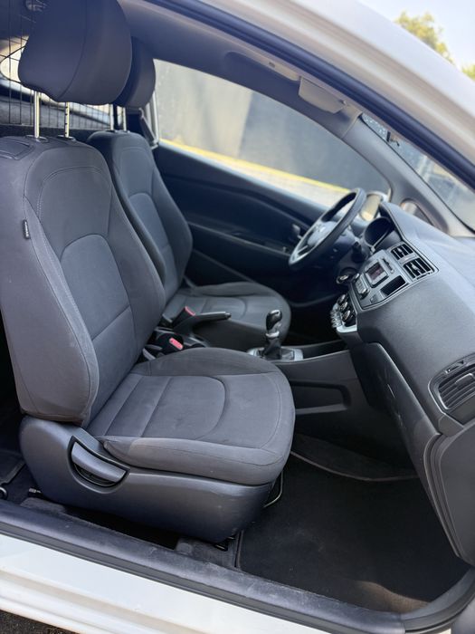 Kia rio 1.1 crdi comercial