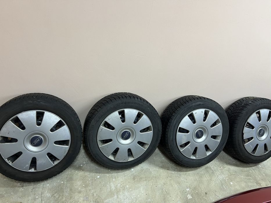 Продам комплект дисків 5*108/r16 з резиною 205/55/16 та колпаками