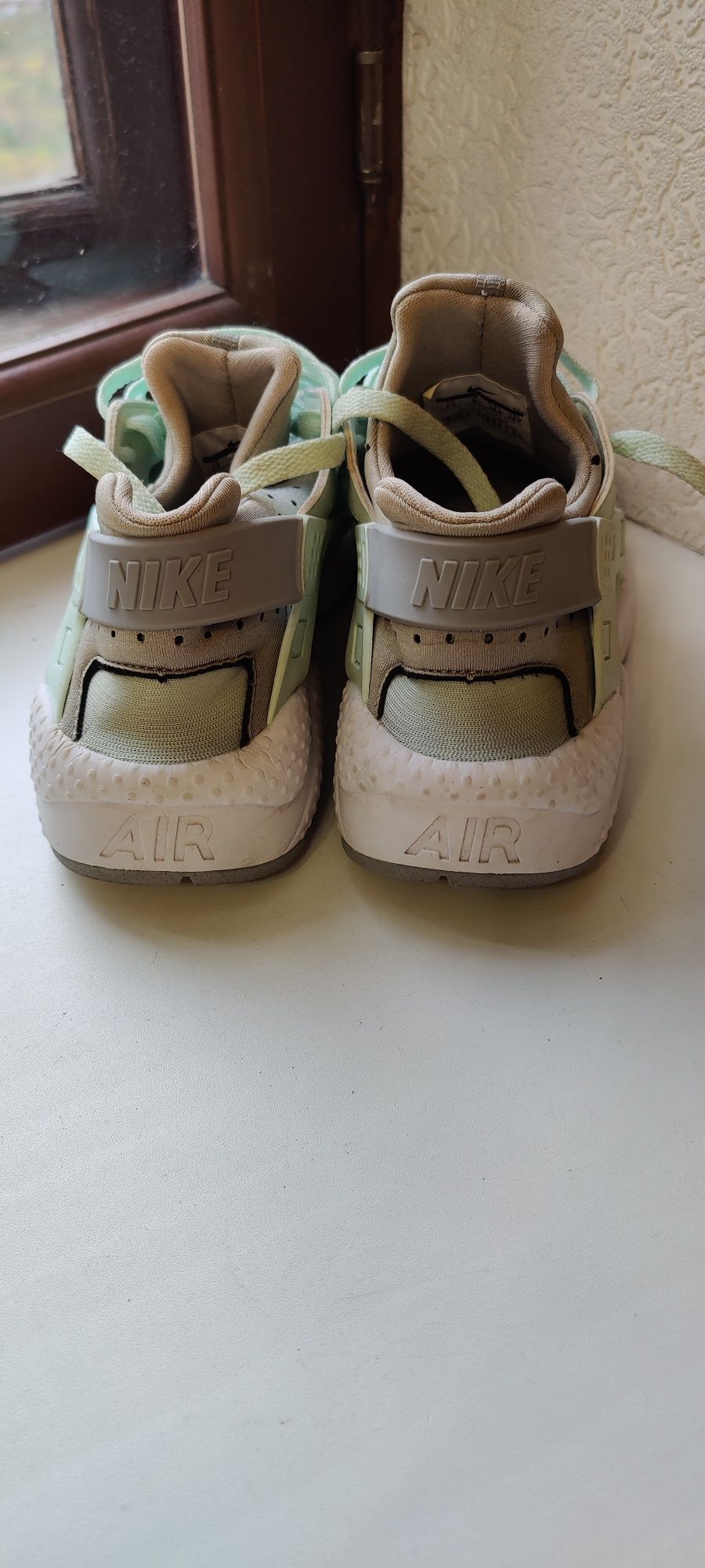 Harga nike huarache hot sale