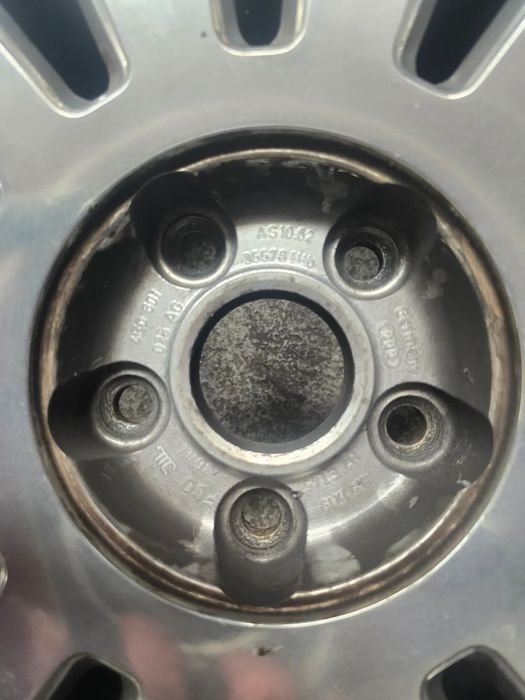 Jantes originais R19 com pneus 255/40 R19 Pirelli Audi A8 D3 EPC OEM