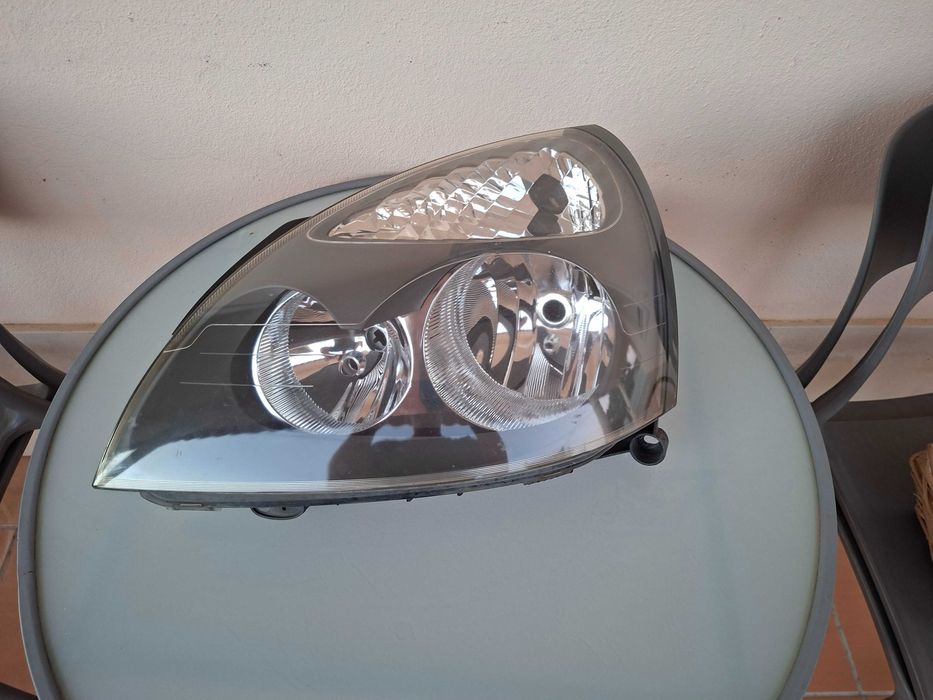 farol dianteiro clio 2