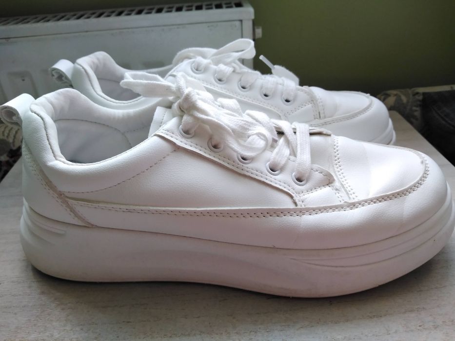 Lordsy Snickersy, adidasy, trampki Conwerse skórzane Sinsay