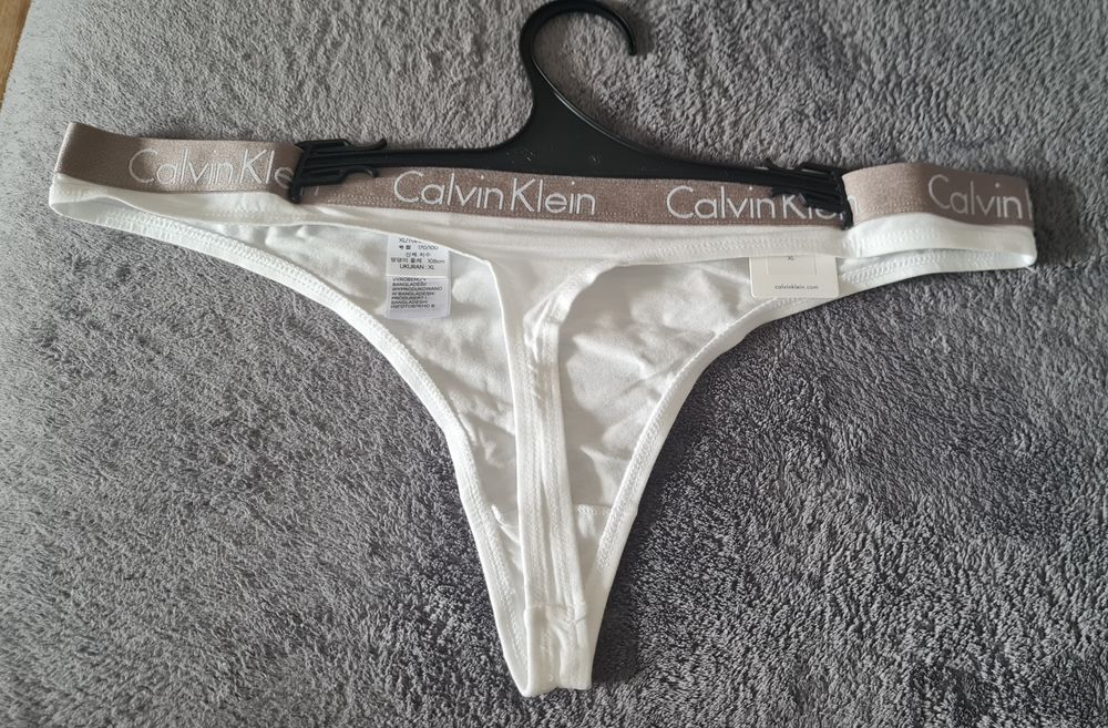 Stringi Calvin Klein L, XL