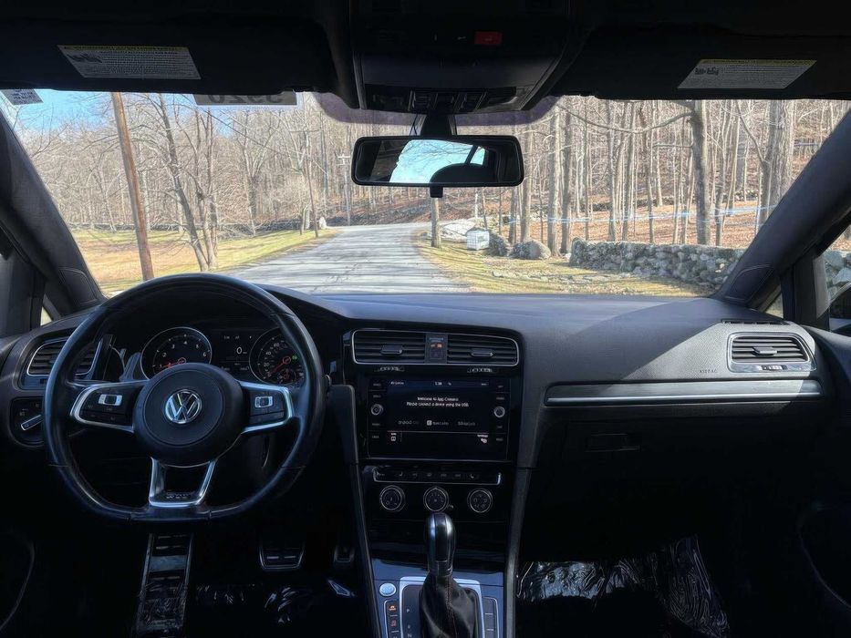 Volkswagen Golf GTI      2018