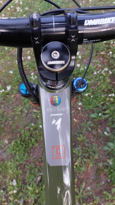 Nukeproof Mega 275 Carbono