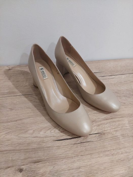 Туфлі лаковані Estro