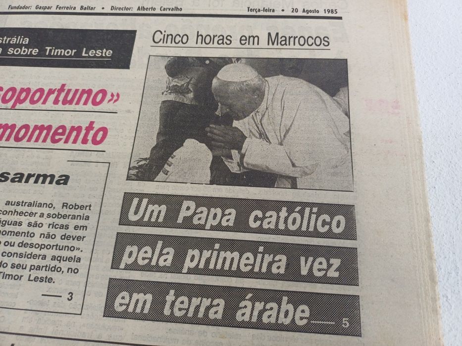 Grande lote de 18 jornais PAPA JOÃO PAULO II