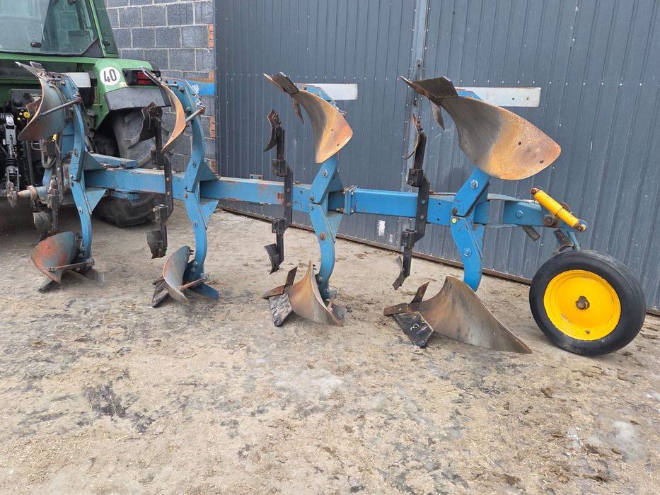 Pług Overum 3+1 zmienna szerokość