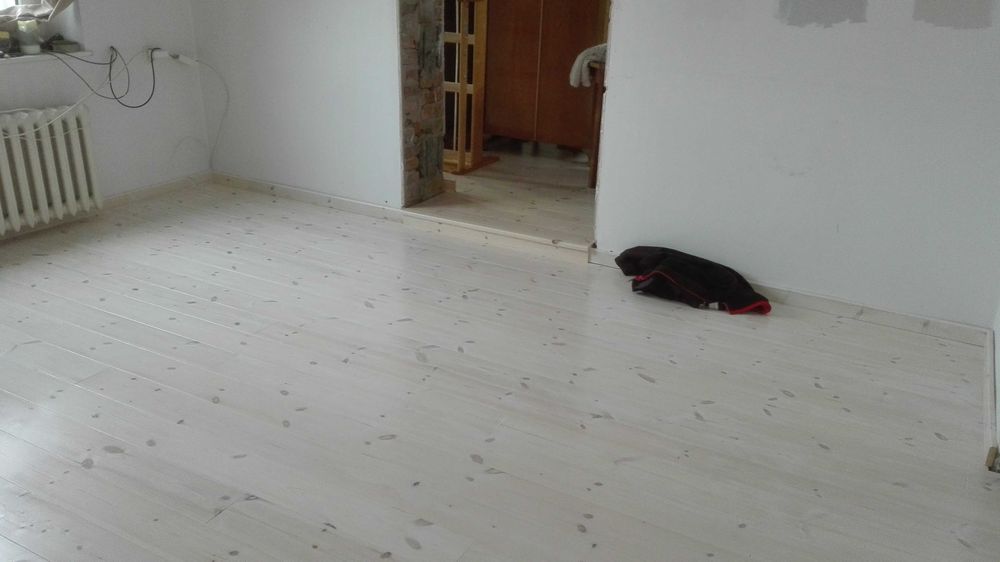 Deska podłogowa,stropopodloga sosna
Bez cyklinowania