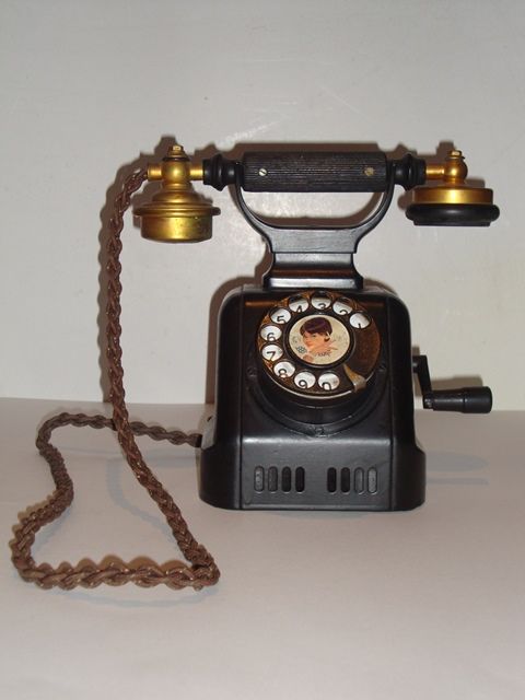 Telefone antigo em baquelite