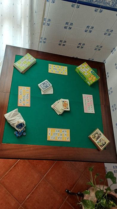 Mesa de Jogo Madeira Maciça