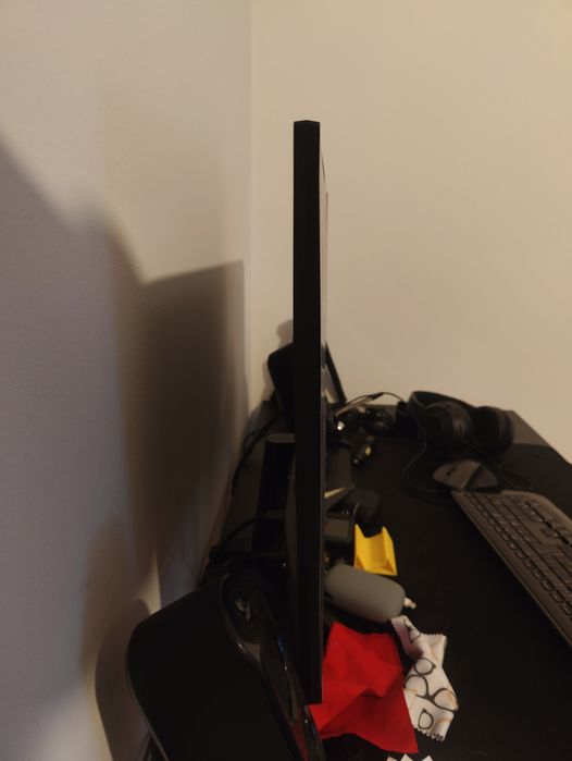 AOC 27-inch Monitor, Nearly New64739023501186121