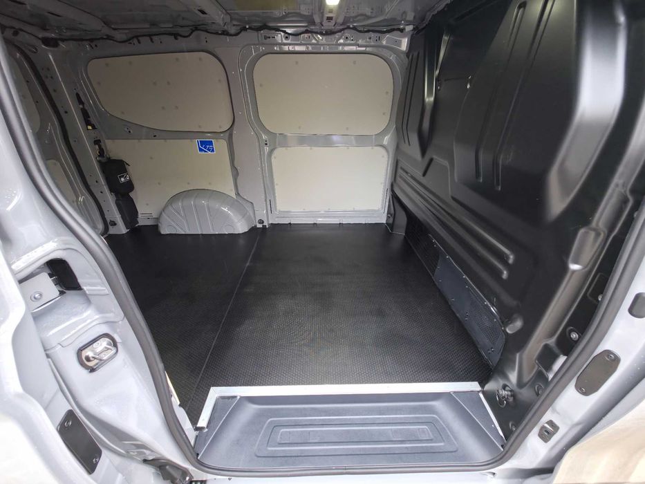 Zabudowa zabezpieczenie ze sklejki Ford Transit Custom van