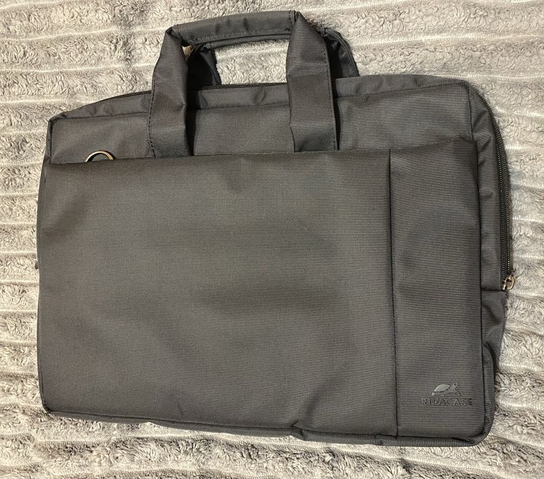 Сумка для ноутбука RivаCase 8231/ 15.6 / Black