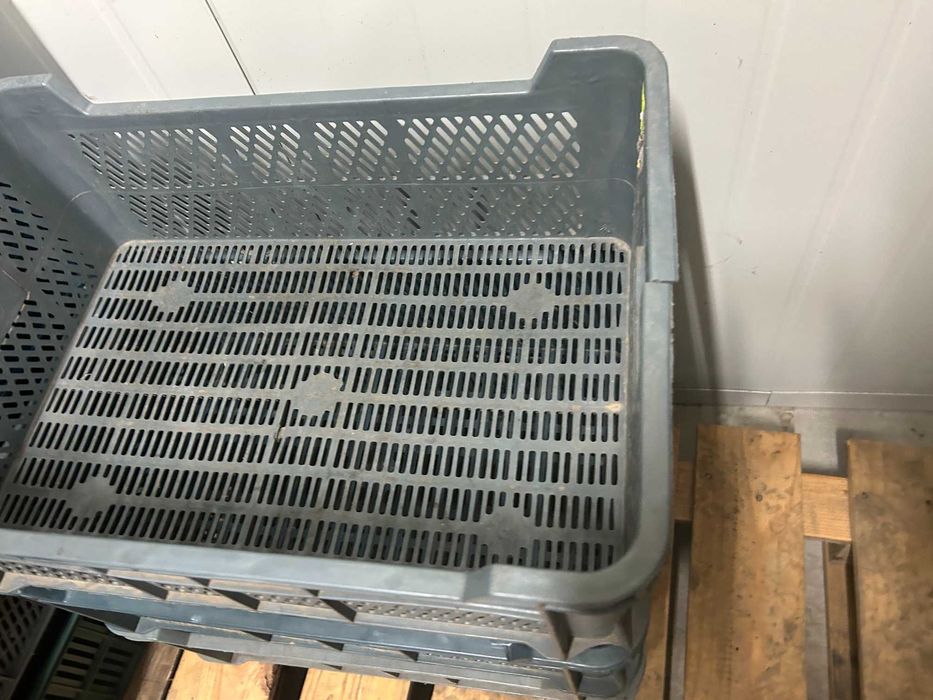 Skrzynki uniwersalne plastikowe 15 kg.