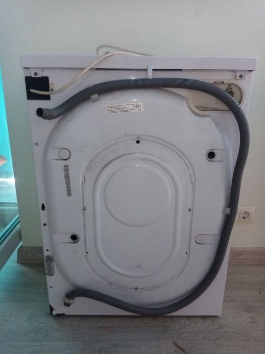 Стиральная машина узкая Indesit WIUN 100