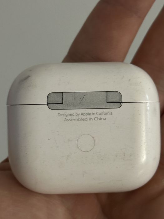 Продам кейс від навушників