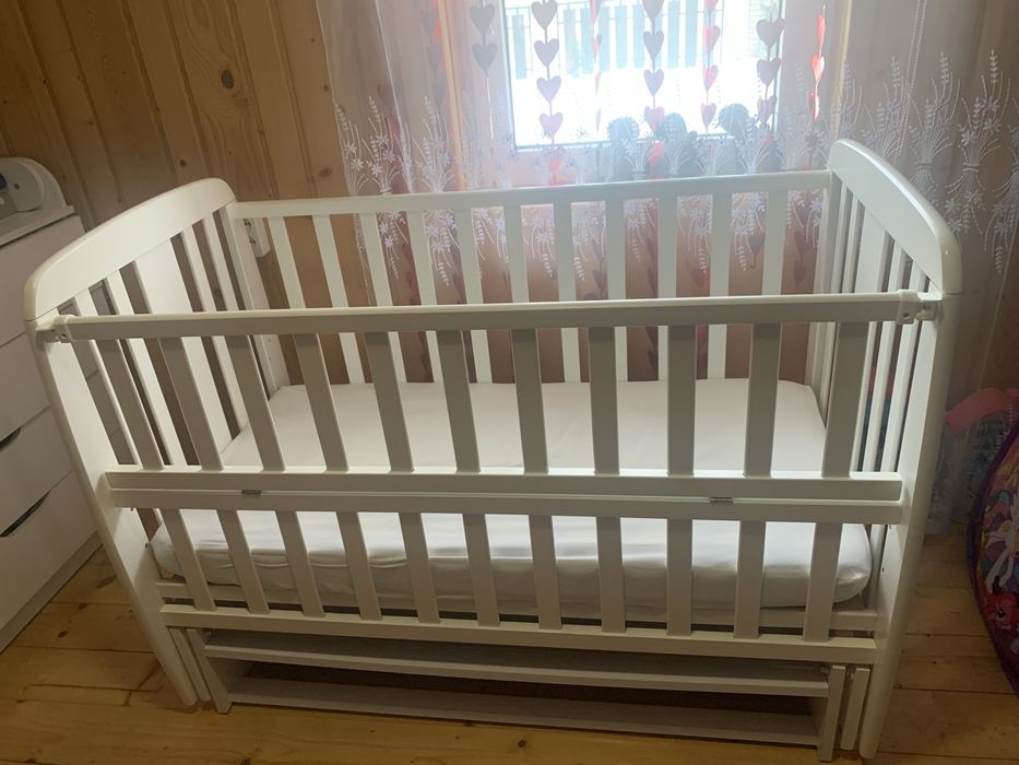 Колиска, ліжечко для немовлят