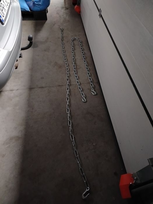 Łańcuch 2,5m długi,8 mm gruby.